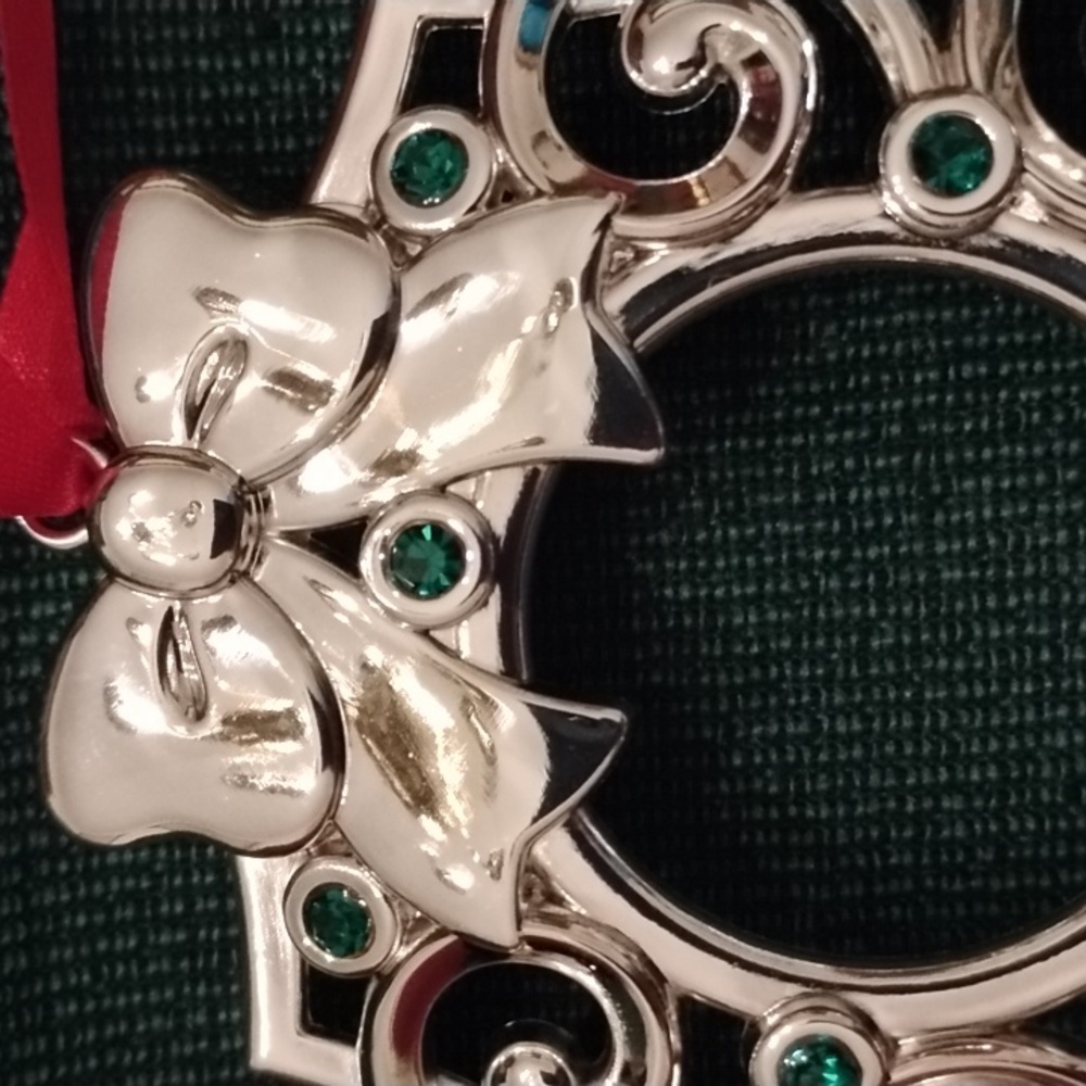 Lenox Silver Plated Wreath Ornament With Green Crystal Accents NEW - Picture 3 of 6